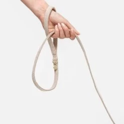 Correa Nomad Tales Calma Arena Para Perros 20 Correa Nomad Tales Calma Arena Para Perros -Trixie Ventas 326096 nomad tales calma hundeleine sand 120cm 01 5